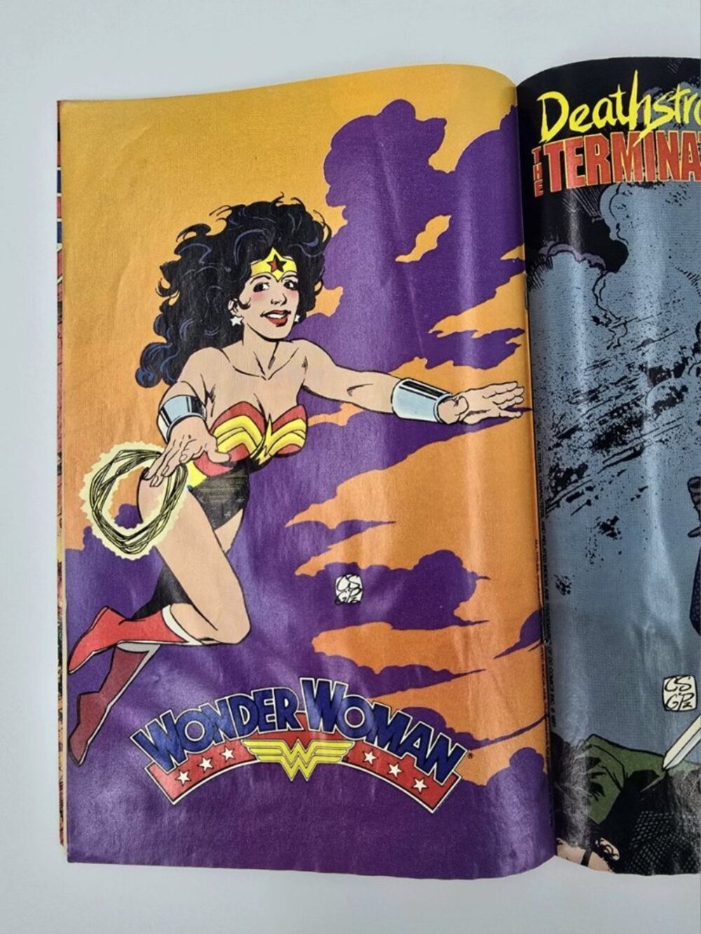 1st Issue WAR OF THE GODS #1 HIGH GRADE DC COMIC BOOK With Posters - Picture 10 of 12